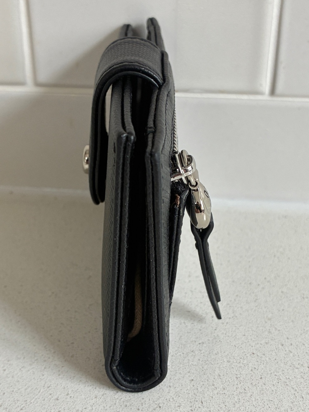 Hobo Essential Card Case Black Leather Snap Wallet - Picture 3 of 11